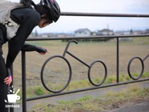 自転車形のガードパイプ（あづみ野やまびこ自転車道）