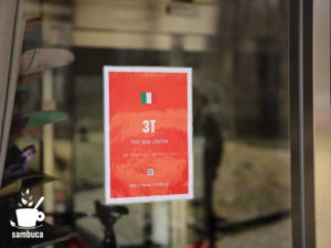 ノーススターの入口（「3T TEST BIKE CENTER」と掲示されています）