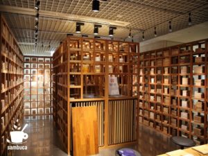 マルホン東京ショールームの木材サンプル展示