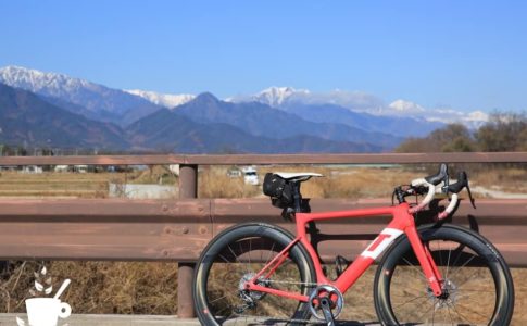 3Tのロードバイク（ストラーダ）と安曇野の風景