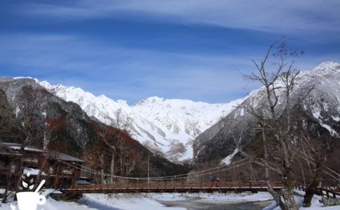 雪に閉ざされた、冬の上高地・河童橋
